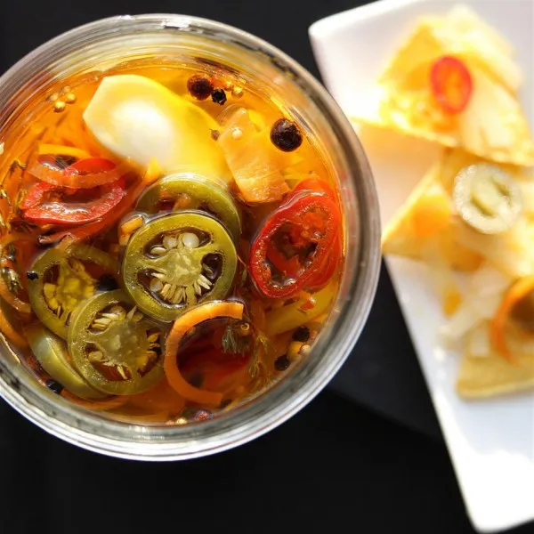 Ingelegde Knoflook en Jalapeño Pepers