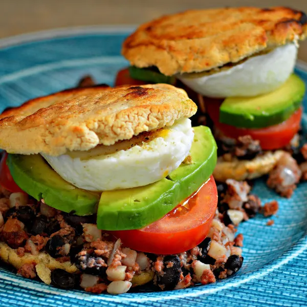 Arepas met corned beef