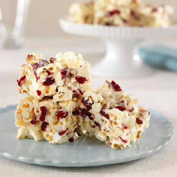 Popcornrepen met Bosbessen en Witte Chocolade