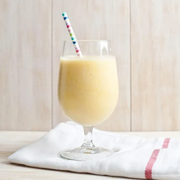 Sinaasappel en Ananas Smoothie