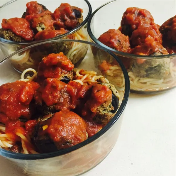 Aubergineballen van Tante Mary