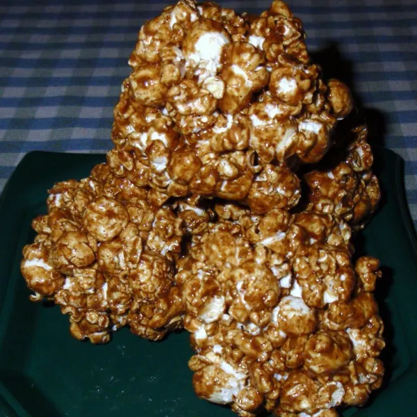 Kruidige Popcornballen