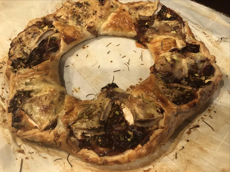 Brie, Bosbessen En Pistache Krans