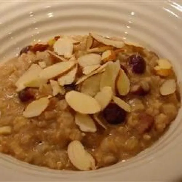 Ontbijtpudding Met Rijst En Rozijnen