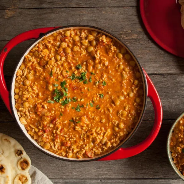 Chile Con Pollo Al Curry Rojo