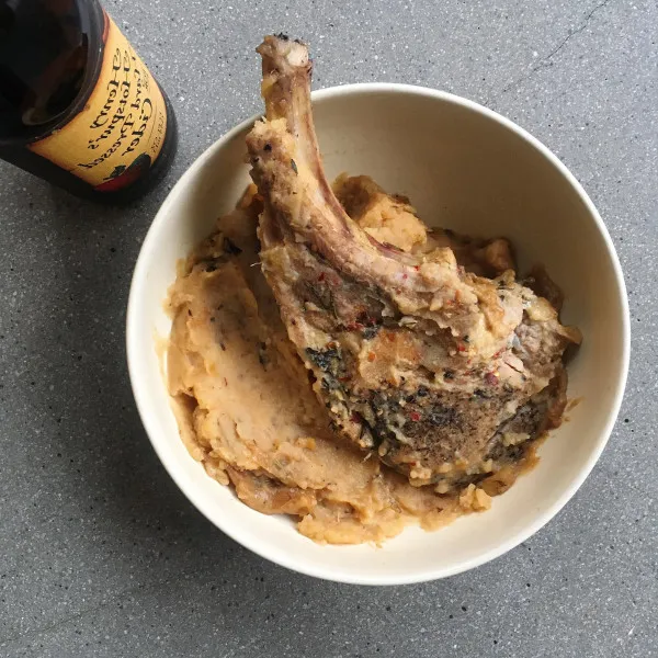 Varkenskoteletten Met Uienpuree En Appelcider Saus