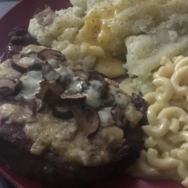 Krokante Deklaag Van Verkruimelde Blauwe Kaas Steak Van Sensei