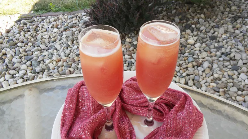 Roze Champagne Cocktail