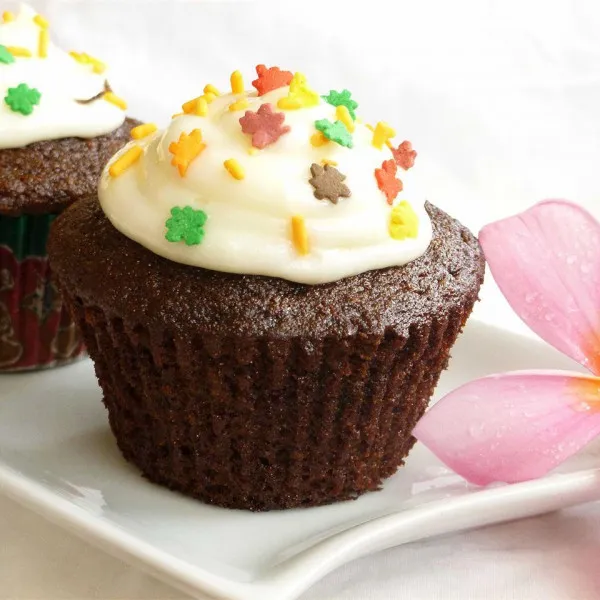 Gembercake Cupcakes met Roomkaas Glazuur
