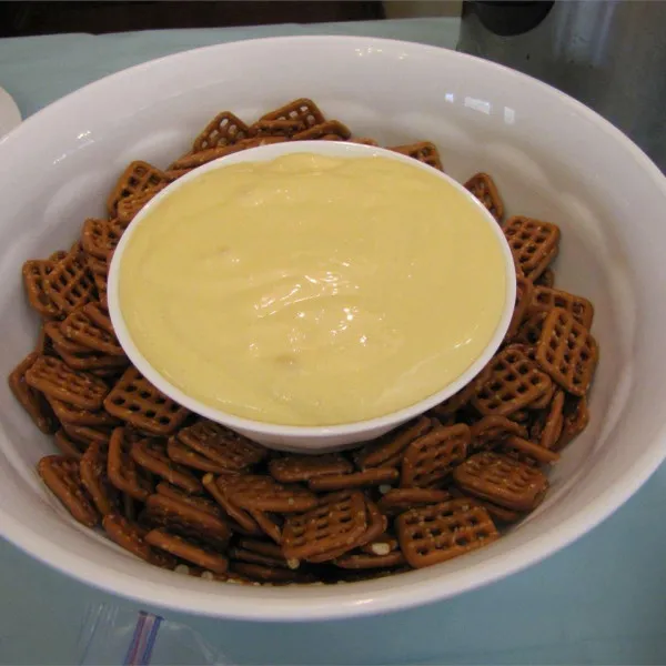 Dip En Pretzel Van Kaas En Bier
