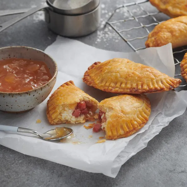 Empanadillas Van Ham Met Appeljam En Geitenkaas