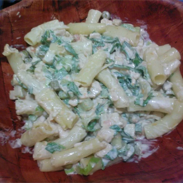 Macaronsalade met kip