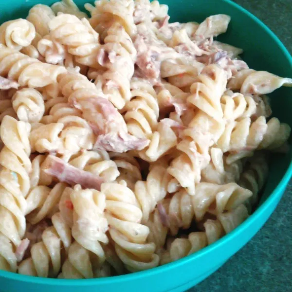 Super Gemakkelijke Tonijn Pasta Salade