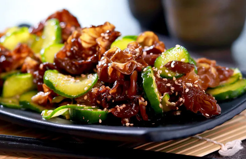 Koude Komkommer En Champignon Oor Van Hout Salade
