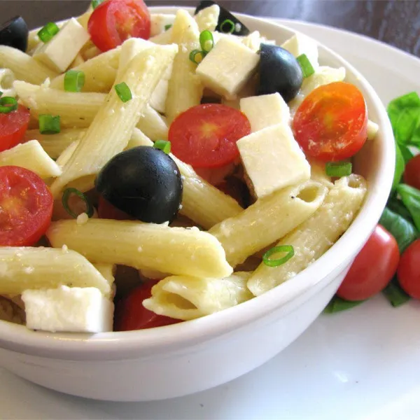 Penne Salade, Tomaat En Mozzarella