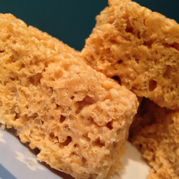 Knapperige Caramelrijstsnacks