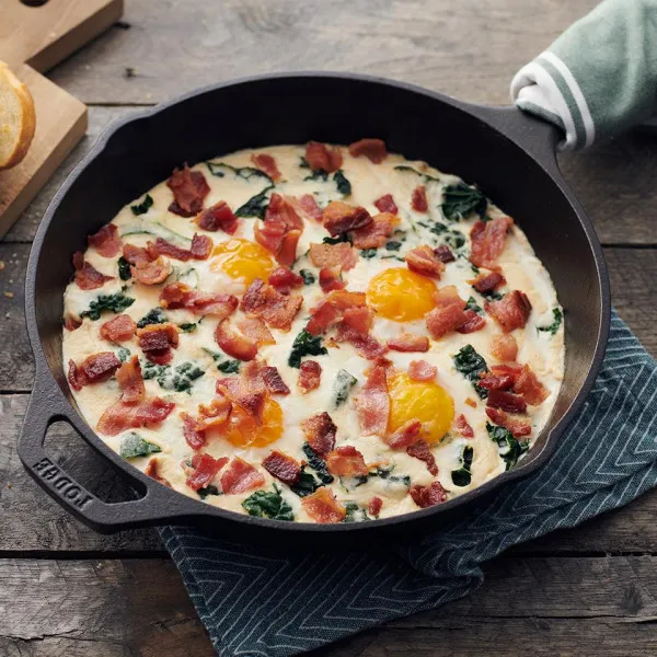 Chili con eieren in de pan
