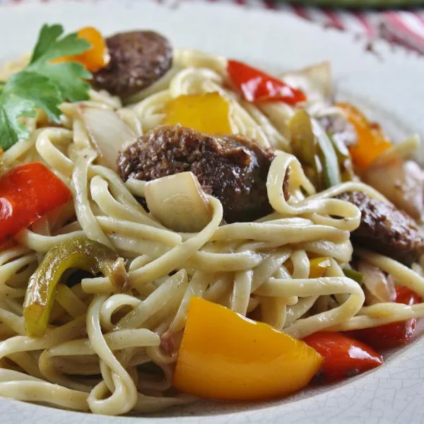 Linguini Met Paprika En Worst