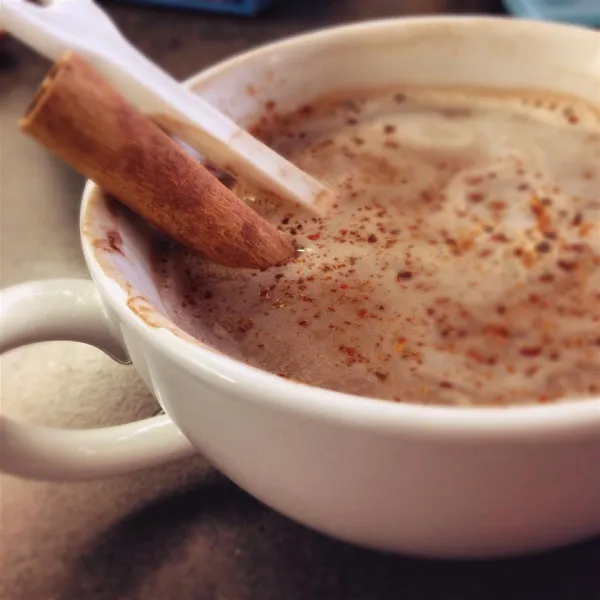 Heet Chocolademengsel Met Kaneel