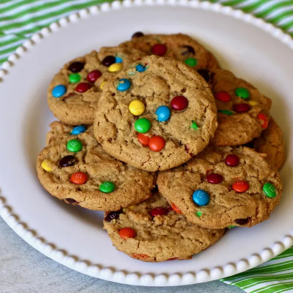 Mini Chocoladekoekjes Bedekt met Karamel en Pindakaas