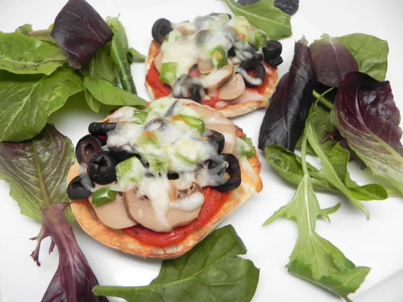 Vegan Mini Pizza's
