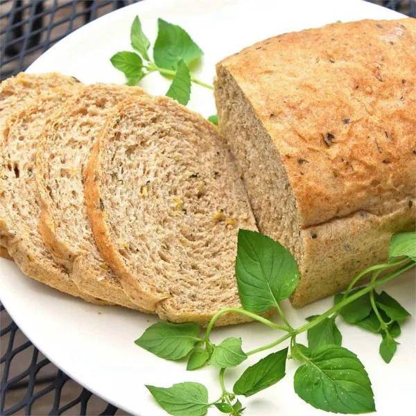 Volkorenbrood Met Kruiden En Courgette
