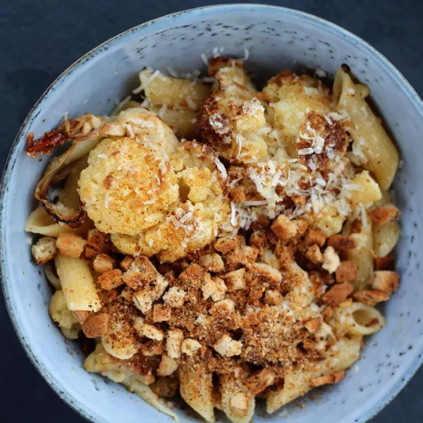 Pasta Met Geroosterde Bloemkool En Parmezaan