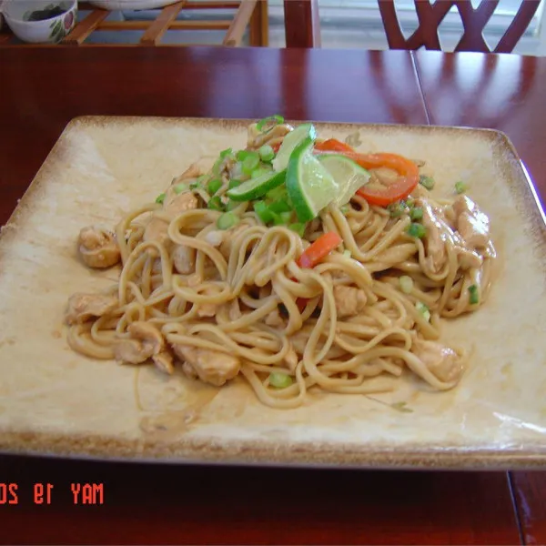 Pasta Met Pindasaus