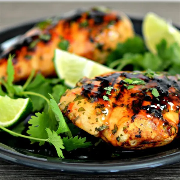 Geroosterde Kip Met Limoen En Koriander Met Zoete Chilisaus