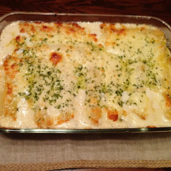 Pollo Manicotti Alfredo