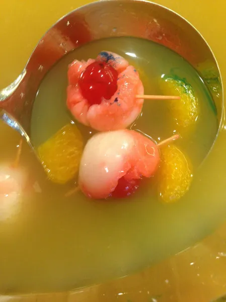 Halloween Punch Voor Kinderen Zonder Alcohol Met Oogballen En Wormen