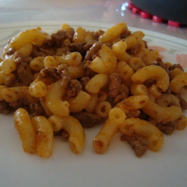 Hamburgers met Pesto Macaroni