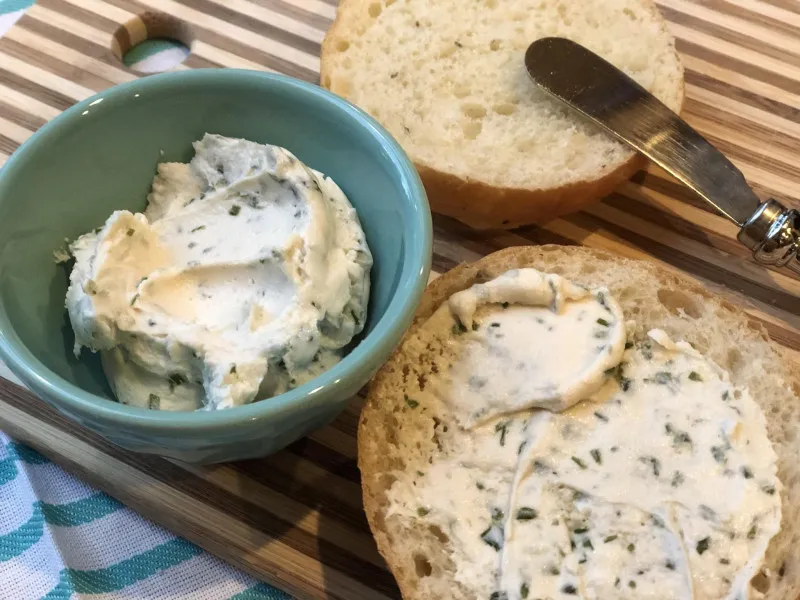 Zelfgemaakte Vegan Roomkaas Met Bieslook En Knoflook