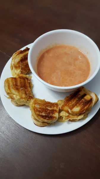 Gerookte Gouda Kaas En Gegrilde Appel