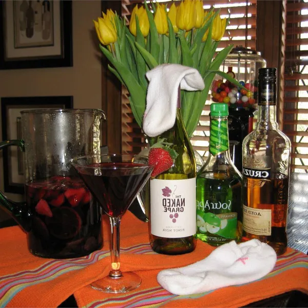 Doe Je Sokken Uit Voor De Sangria!