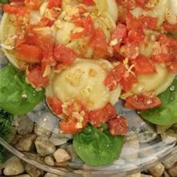 Kaas Ravioli met Verse Tomaat en Artisjoksaus