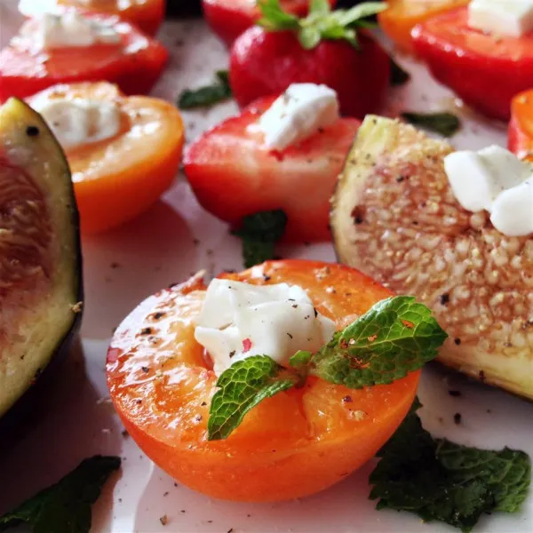 Ricotta Klop met Honing en Zomerfruit