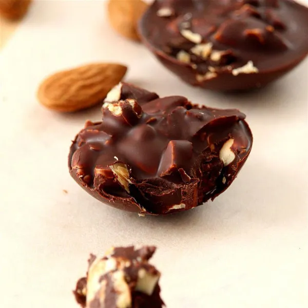 Amandelstenen Met Donkere Chocolade