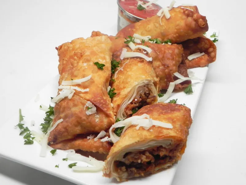 Gemakkelijke en Leuke Worst Pizza Rolletjes