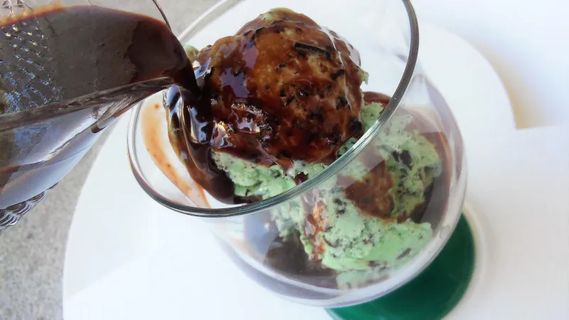 Laura's Chocolade- en Muntensaus