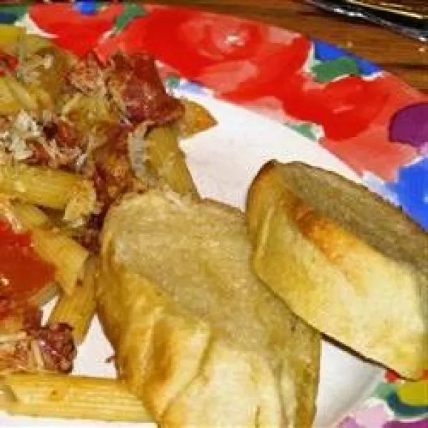 Eenvoudige Rode Salsa Met Pasta