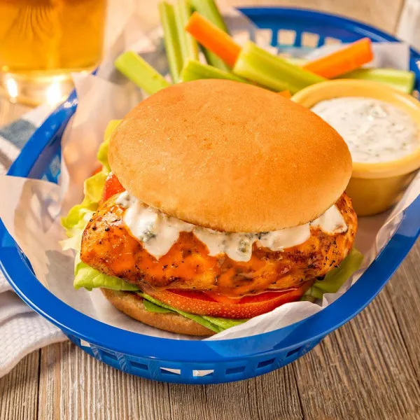 Pittige Buffalo Kip Sandwich