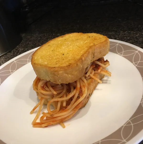 Spaghetti Sandwiches