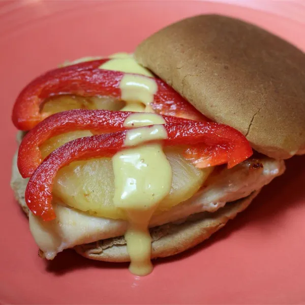 Gegrilde kip sandwiches met ananas