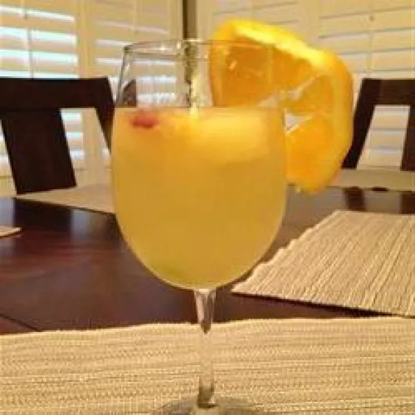 Witte Sangria met Limonade