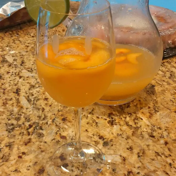 Perzik En Ananas Sangria