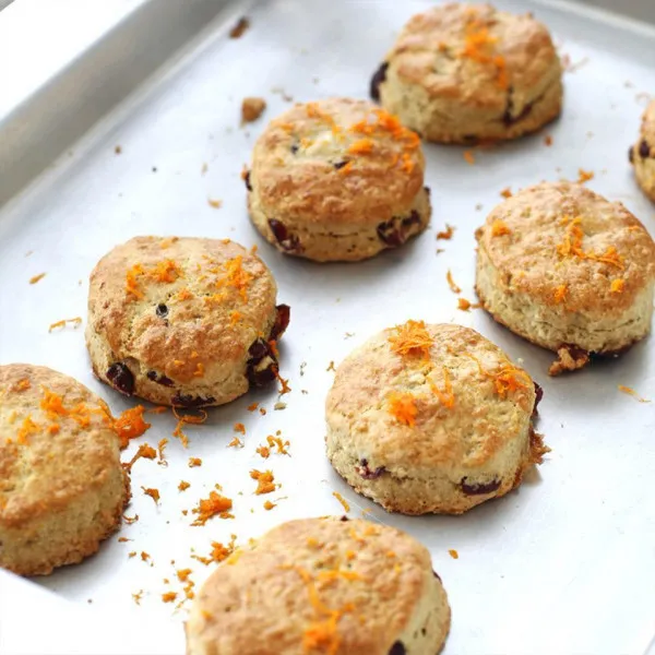 Havermout Scones met Sinaasappel en Bosbessen