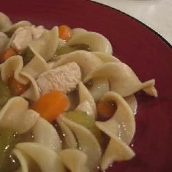 Super Gemakkelijke Kippensoep Met Noodles