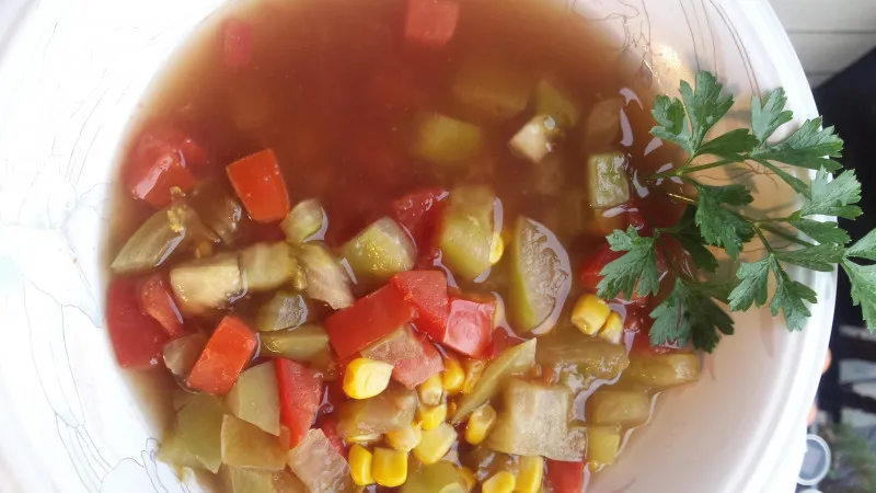 Groene En Rode Tomatensoep Met Maïs