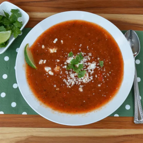 Tomaten- en gegrilde paprika-soep